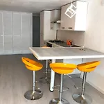 A 5 Passi Dal Centro Apartment